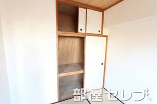 和室にも収納あります。