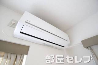 冷暖房エアコン。