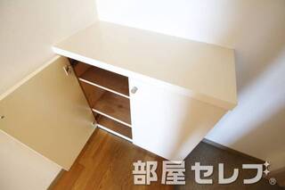 シューズボックス。