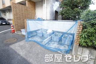 敷地内ゴミ置き場。