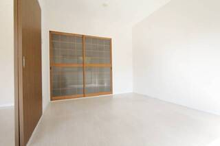 白基調の明るいお部屋です。