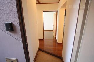 玄関から見たお部屋。