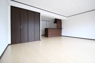 白基調の明るいお部屋です（イメージ写真）。