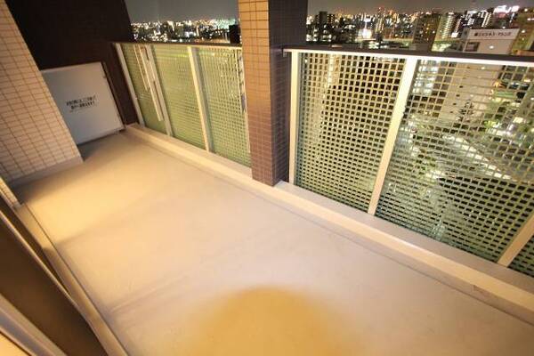 バルコニもー広々ですね