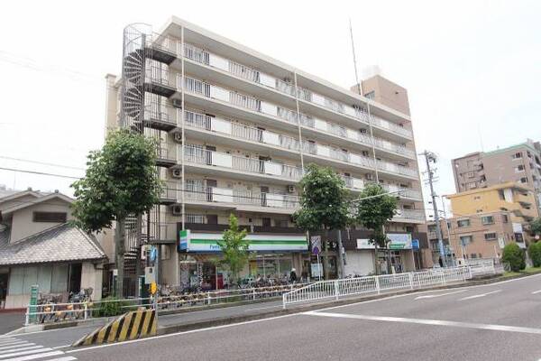 分譲タイプならではのしっかりとした外観。
