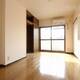 二面採光でお部屋は明るいです。