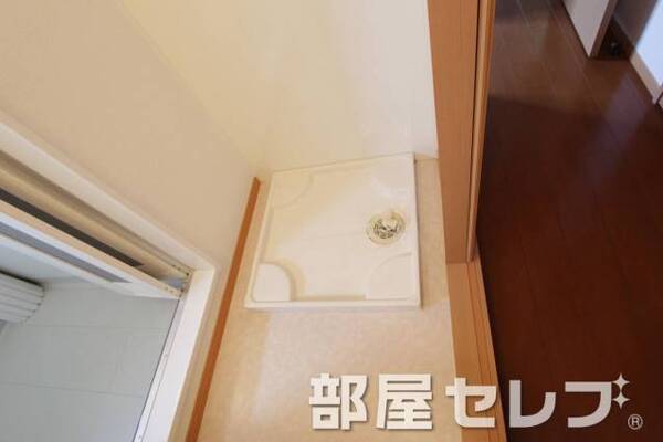洗濯機置き場はこちらへ。