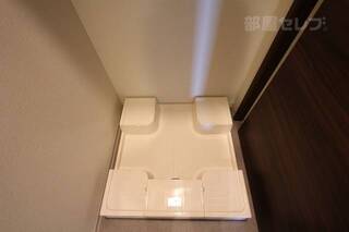 洗濯機はここ。洗面の隣です