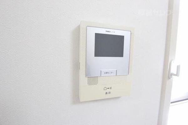 来客の顔を確認できるので、防犯面も安心です。
