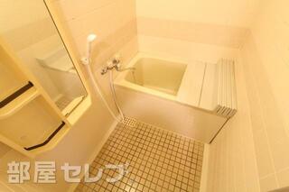 シンプルな浴室です。