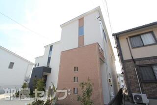 スタイリッシュな戸建ての賃貸物件です。