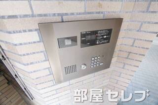 オートロック完備。