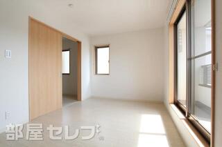 南側の居室は日当たりも良好です。