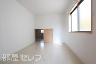 2階の居室です。奥はアンダーロフトです。