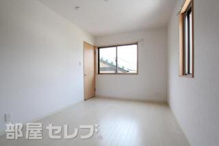 2面採光になっている北側の居室です。