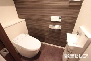 ウォシュレットつき個室トイレ