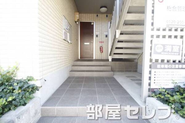 エントランス付近。