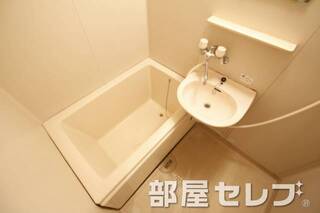 洗面付きのお風呂場です。