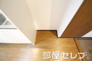 冷蔵庫置きはこちらへ。
