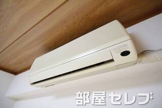 冷暖房エアコン完備。