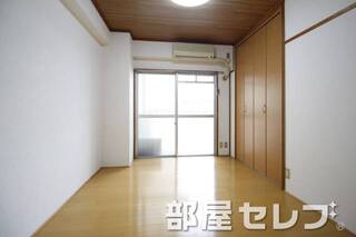 違う角度からの寝室。