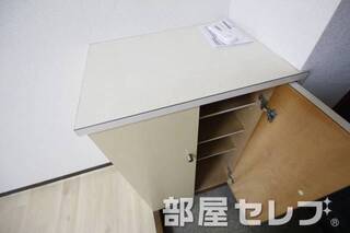 シューズボックス。