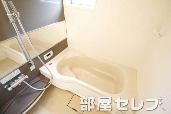 お風呂広いです。