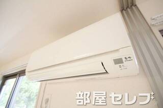 冷暖房エアコン。
