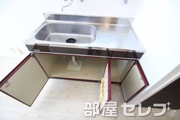 キッチンの下の収納です。