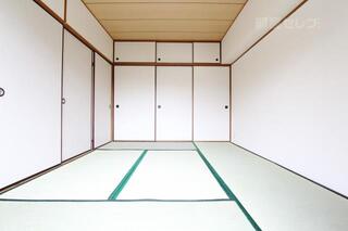 和室でごろごろ出来ます。