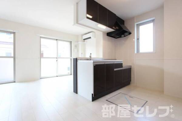 ※103号室の写真を流用しています。
