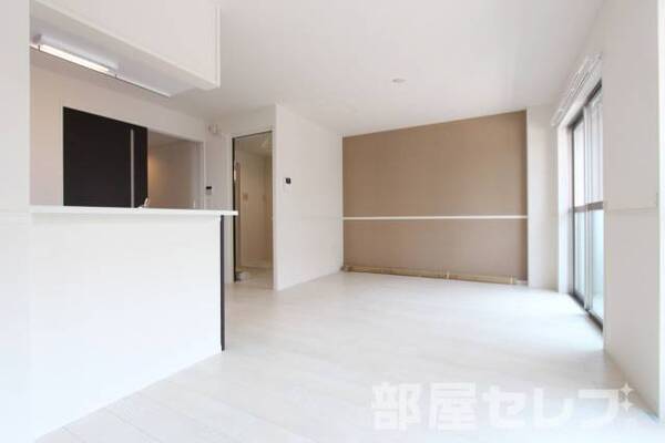 ※103号室の写真を流用しています。