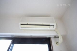 居室にはエアコンもあるので快適そう。