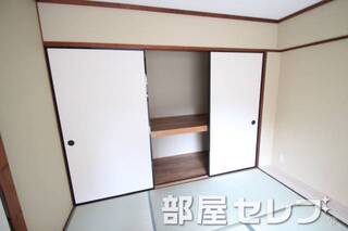 奥ゆきのある収納。