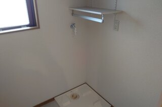 室内洗濯機置き場も確保。