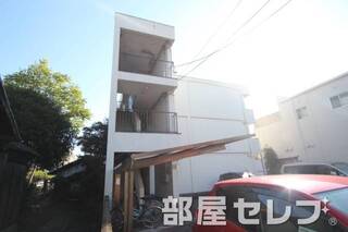 どっしとした外観です。