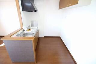 広々キッチンでお料理はかどる　202コピー