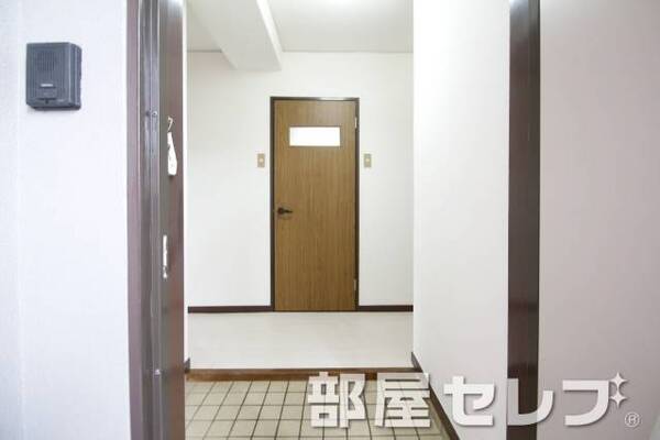 玄関口。