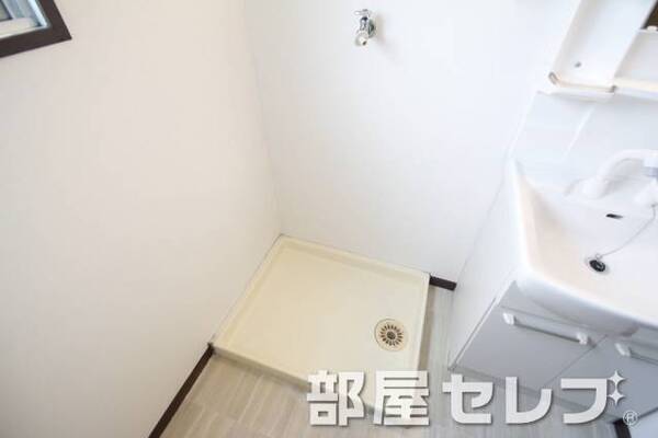 室内洗濯機置き場。