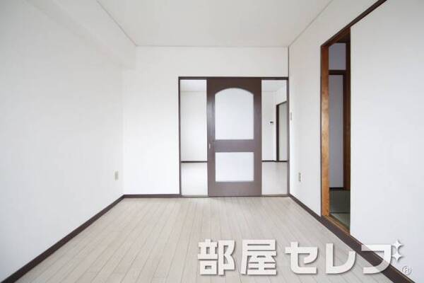 南側居室。
