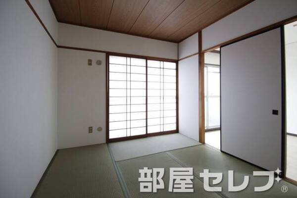 南側和室。