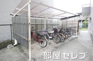 駐輪場。