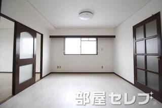 違う角度からダイニング。