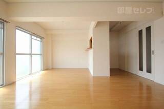 ※302号室内装写真参照