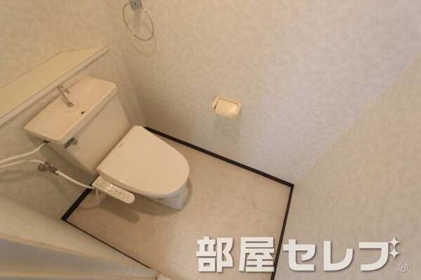 温水洗浄便座付きです。