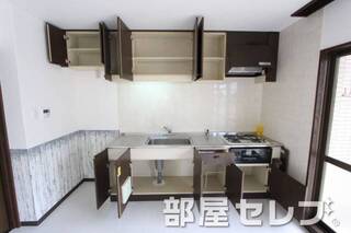 キッチンこんなに収納あります。