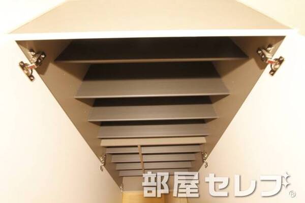 シューズボックスで玄関スッキリ