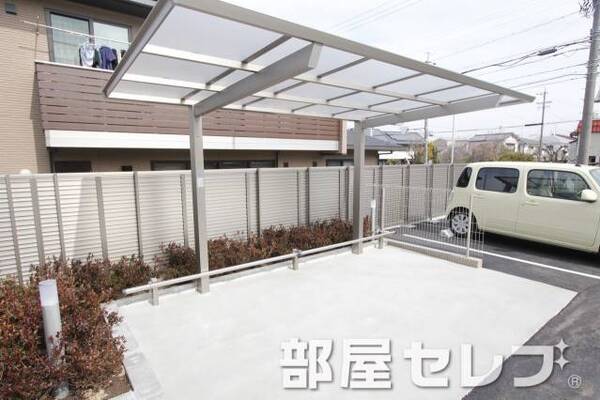 屋根付き自転車置き場です。