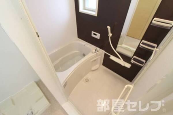 ※写真は203号室になります