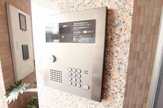 オートロック完備。
